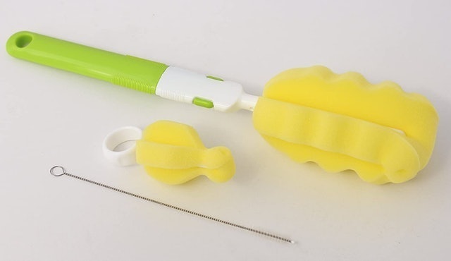 10 Best Bottle Brushes in 2022 (Blender Bottle, Munchkin, and More) 3