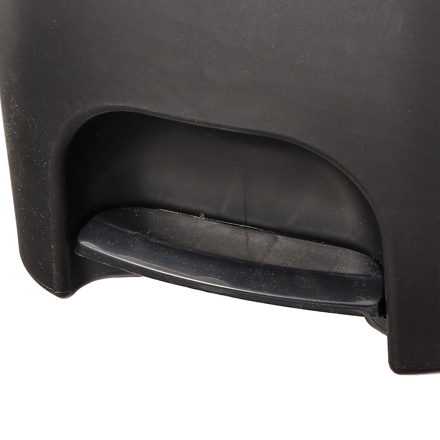 Rubbermaid Classic Step-On Trash Can 5