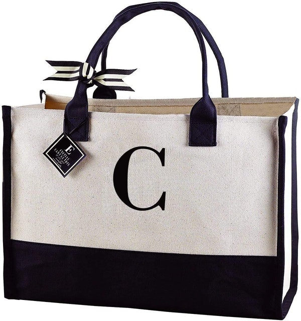 10 Best Beach Totes in 2022 (Hammacher Schlemmer, Mark & Graham, and More) 1