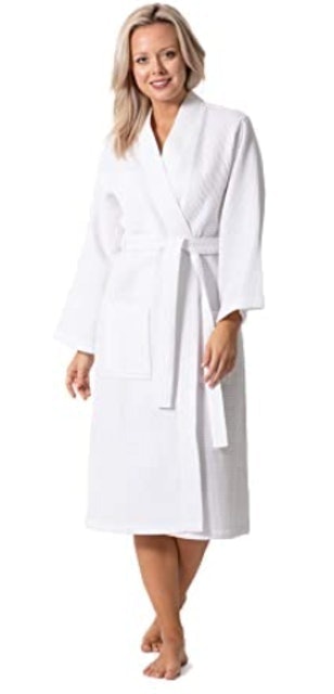 10 Best Bathrobes for Women in 2022 (Parachute, Alexander Del Rossa, and More) 3