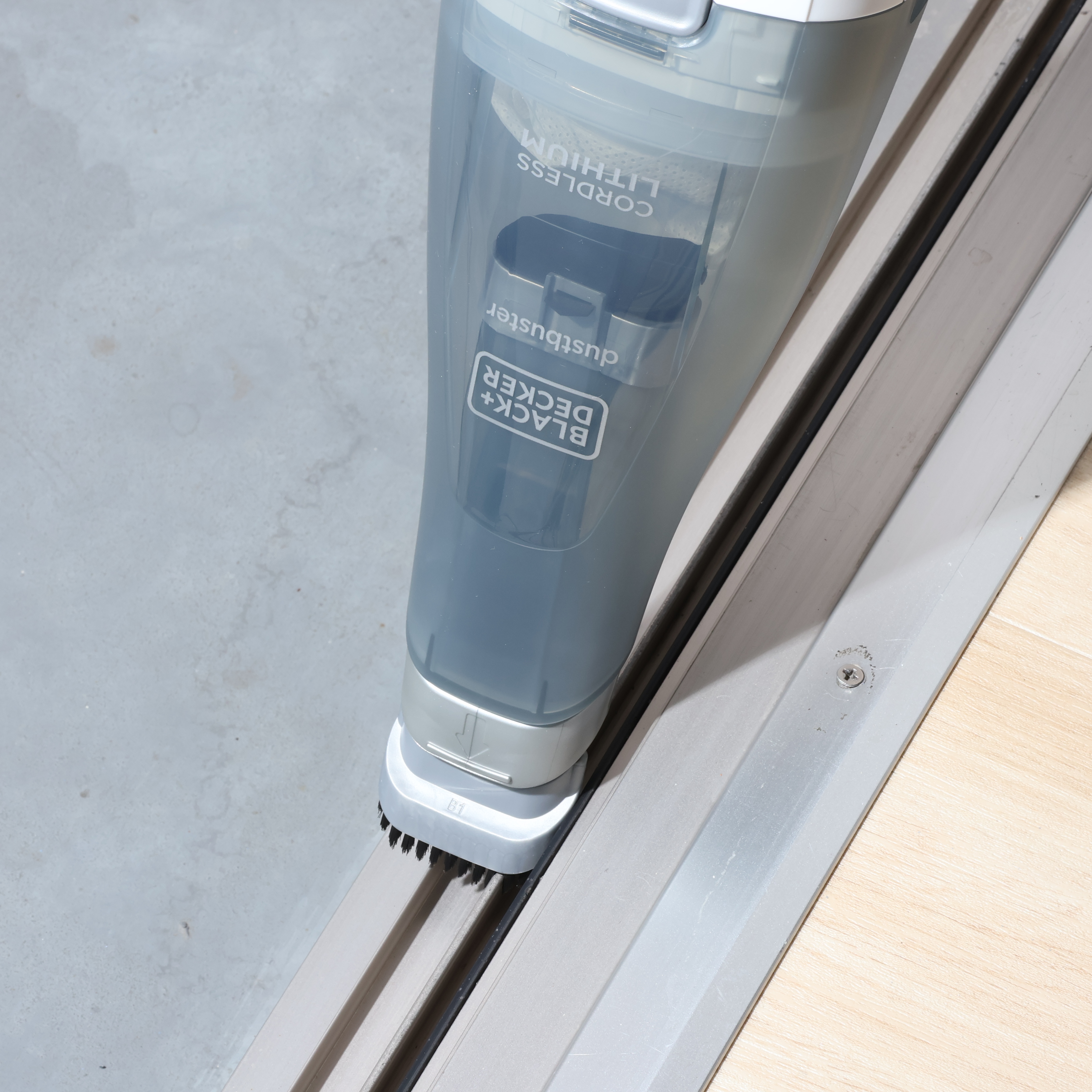 dustbuster QuickClean Cordless Handheld Vacuum 13