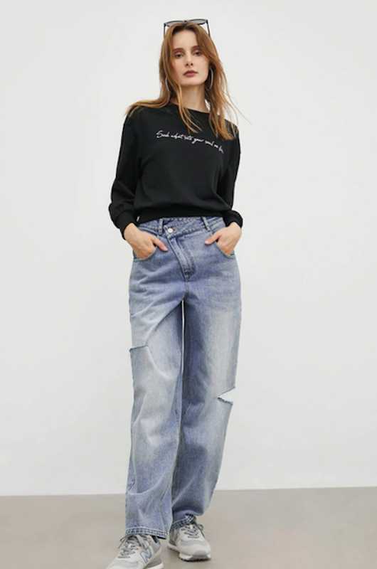 Women's High-Rise Distressed Mom Jeans 1
