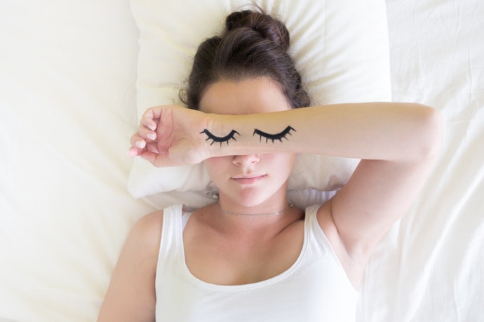 Can I Wear Magnetic Lashes While Sleeping?