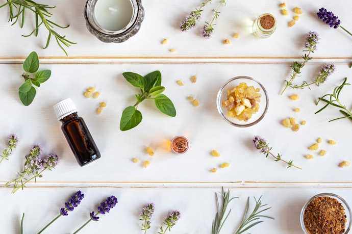 For a Gift That’s Gentle on Sensitive Skin, Choose a Set with Natural, Hypoallergenic Ingredients