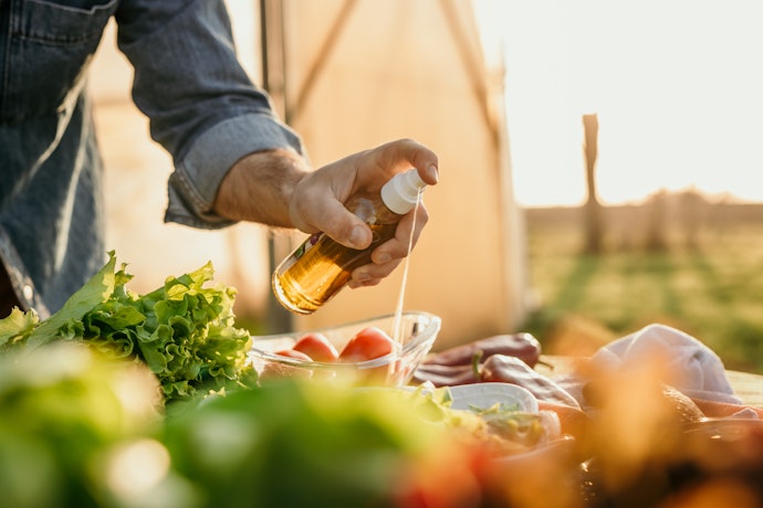 Refillable Oil Sprayers Help the Environment, Use BPA-Free Glass Sprayers for Sustainable Cooking