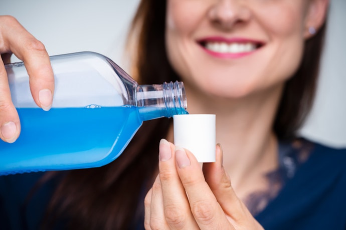 Choose an Antiseptic Mouthwash to Prevent Bacterial Growth