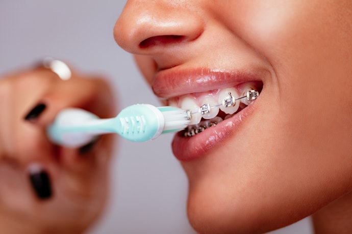 Opt for Manual Toothbrushes for Better Precision