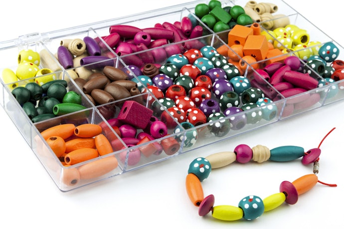 Choose Kits With Small Containers To Keep Beads Separate