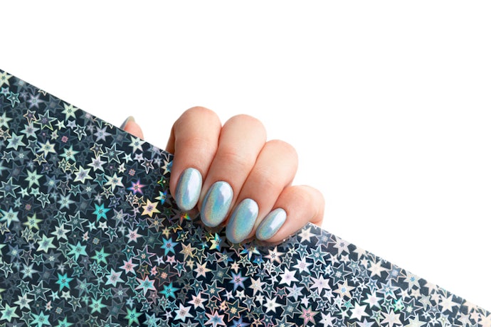 Choose Quick-Drying Easy-To-Remove Nail Polish for No-Stress Nails