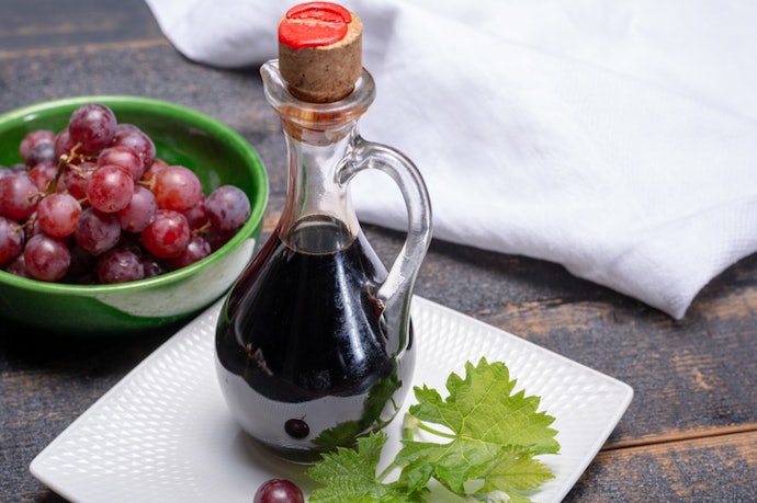 Flavorful Red Wine Vinegar for Cooking Depends on Wine Variety, Aging, and Acidity