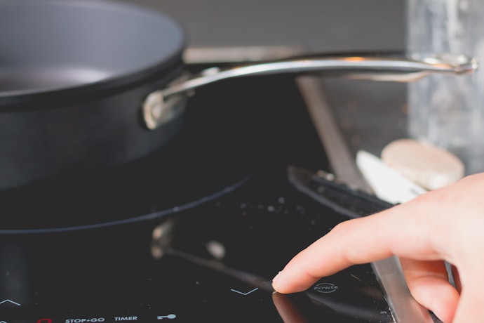 Consider a Product With a Warming Function for Community Meals or House Parties