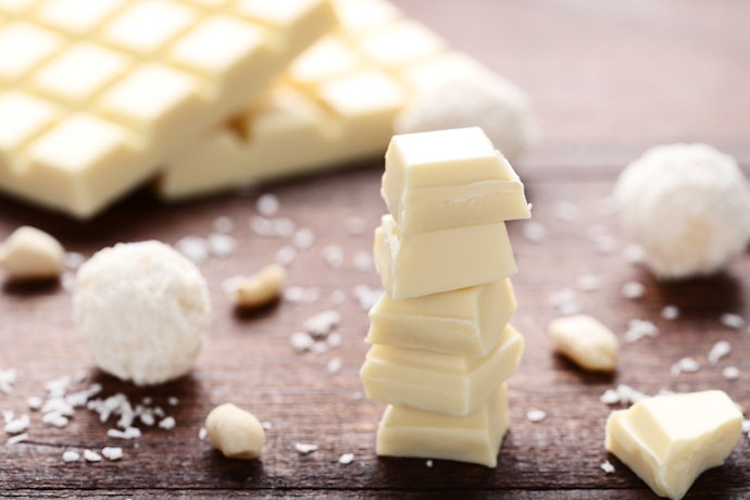 Choose the Right Vegan White Chocolate for Your Baking or Snacking Needs