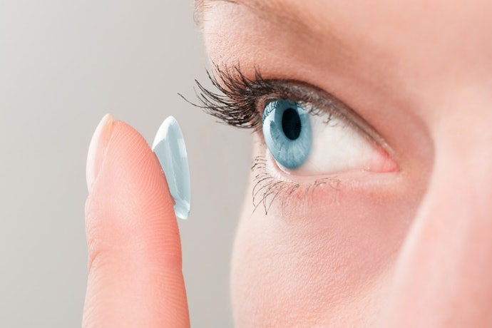Choose a Preservative-Free Contact Solution to Avoid Irritation