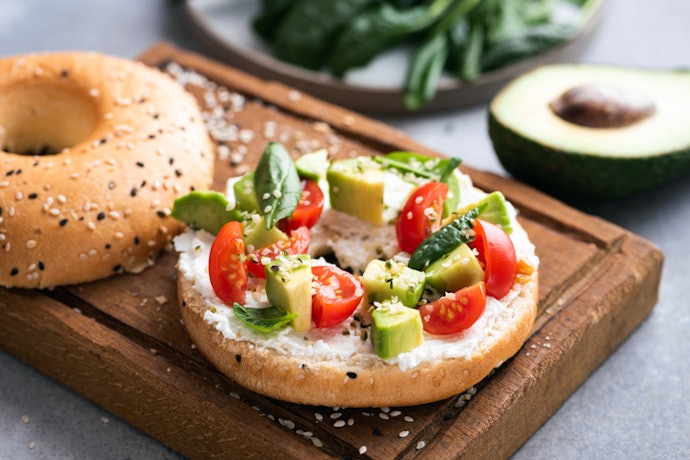Check the Carb Content: Low-Carb Versions Range From 5 to 18 Grams per Serving