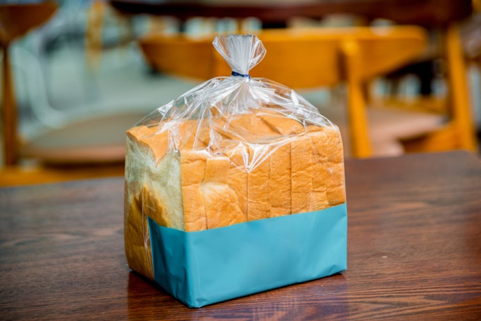 Look for Healthy Breads that Avoid Sugar, Preservatives, and Additives that Add Carbs
