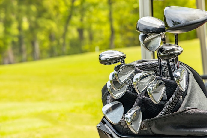 Look for a 14-Way Full-Length Divider to Keep Your Clubs Organized