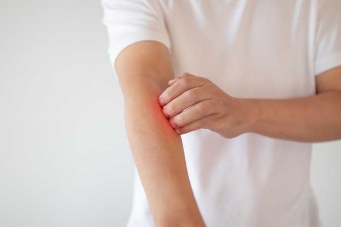 Avoid Alcohol, Fragrances, and Dyes if You Have Sensitive Skin