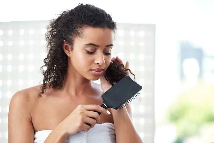 Flat, Wide Brushes Are Ideal for Thick and Coarse Hair