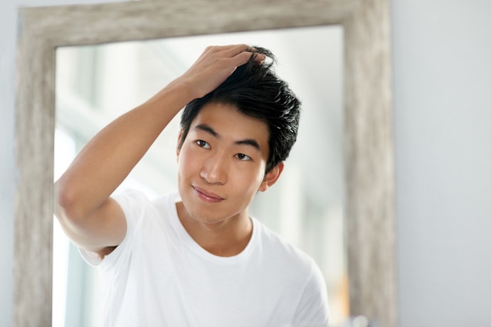 Look for Ingredients That Help Stimulate Circulation to the Follicles and Strengthen the Hair