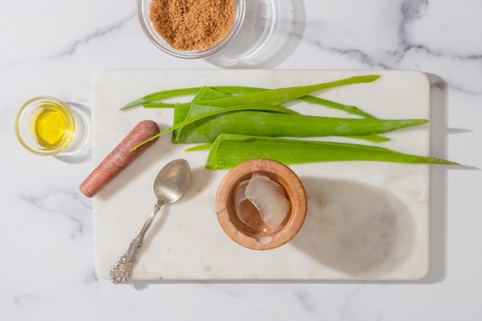 Choose High Oil-Content Exfoliators for Dry or Itchy Skin
