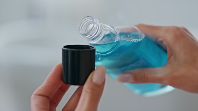 For Periodontitis, Choose a Mouthwash That Contains Thymol