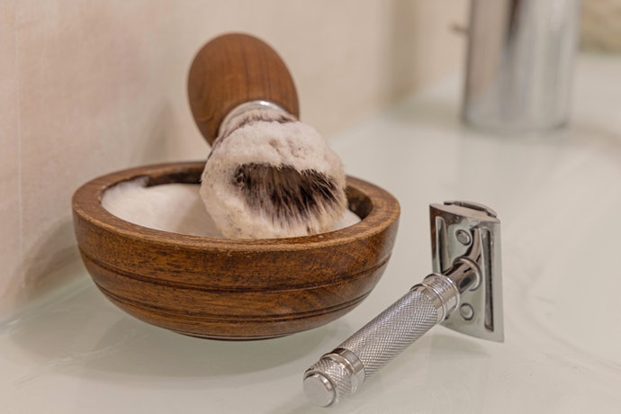 Choose a Razor With a Handle Under Four Inches for More Precision