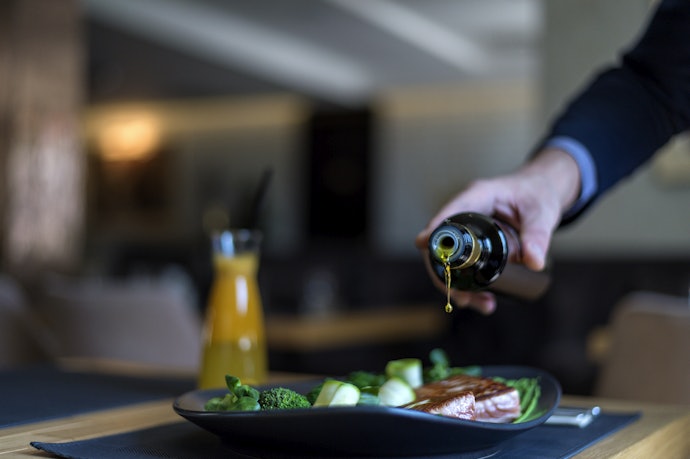 Oils With Low Smoke Points Are Good for Drizzling or Making Sauces