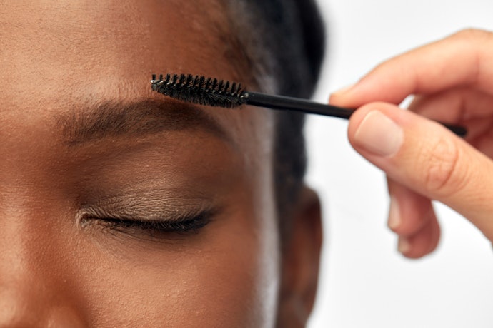 Choose a Spoolie Brush for Achieving Brushed-up Brows